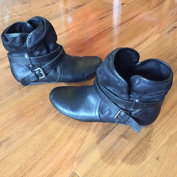 Report Shoes - Report Black Edolo Silver Buckle Ankle Boots - 8.5 Report Shoes - Report Black Edolo Silver Buckle Ankle Boots - 8.5